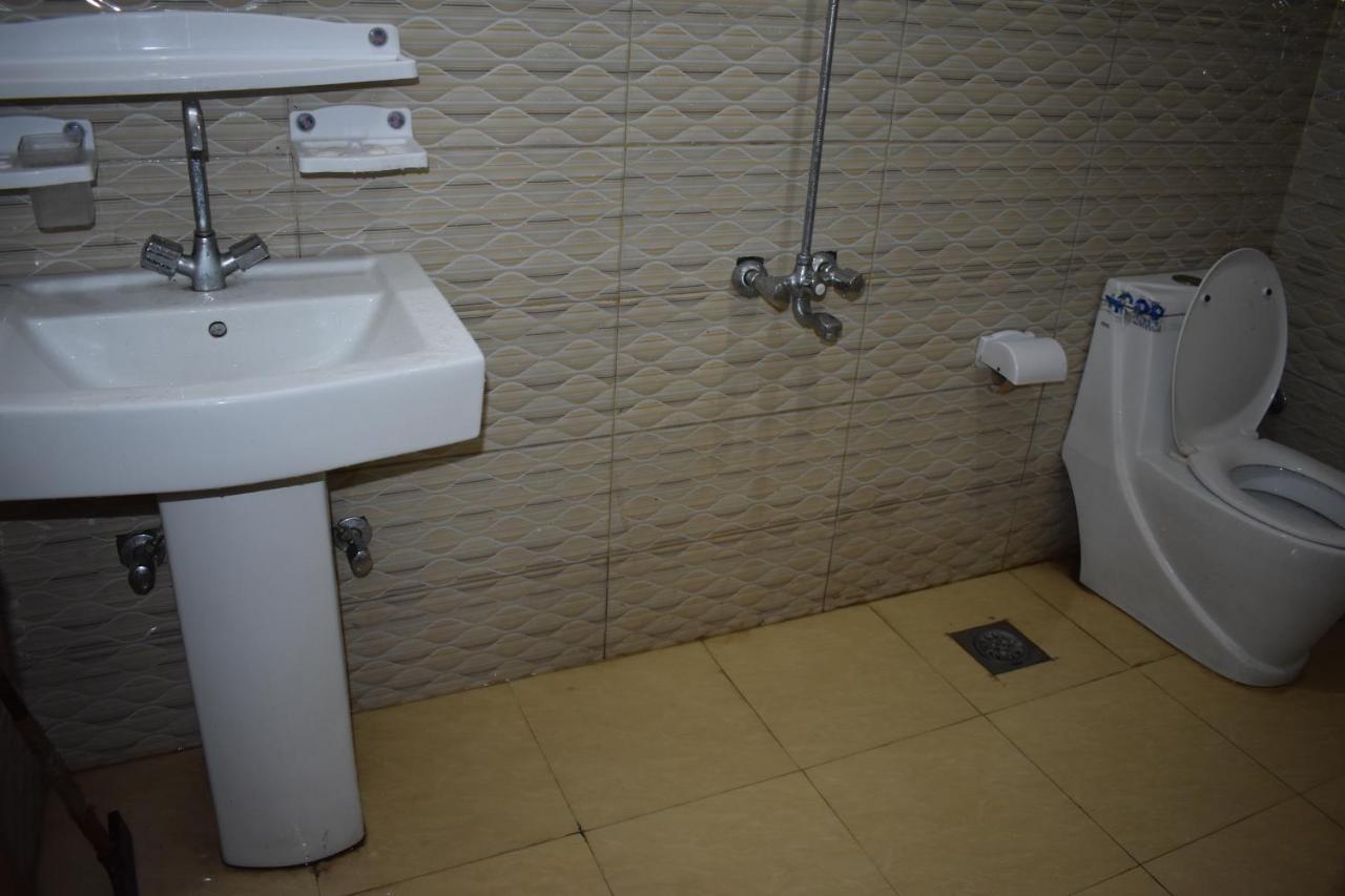 Hotel Kashmir Inn Равалпинди Екстериор снимка