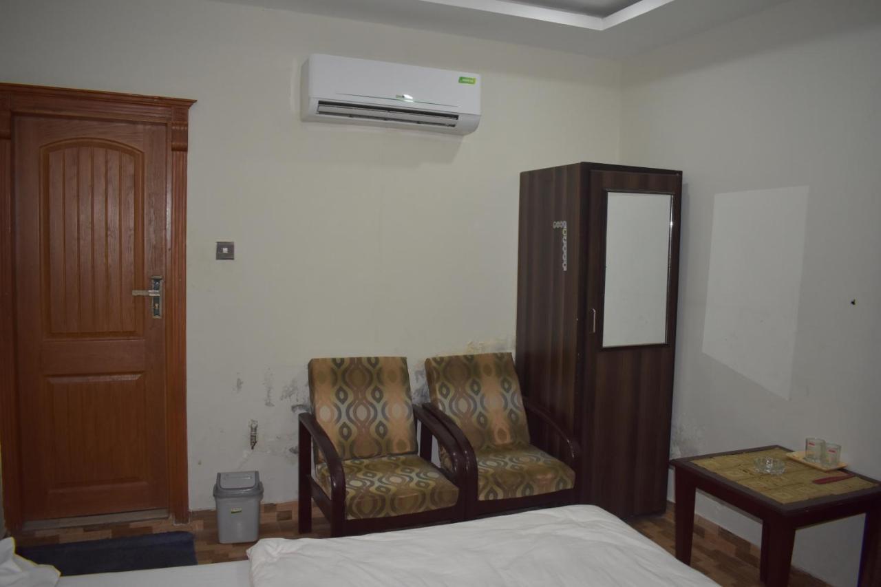 Hotel Kashmir Inn Равалпинди Екстериор снимка