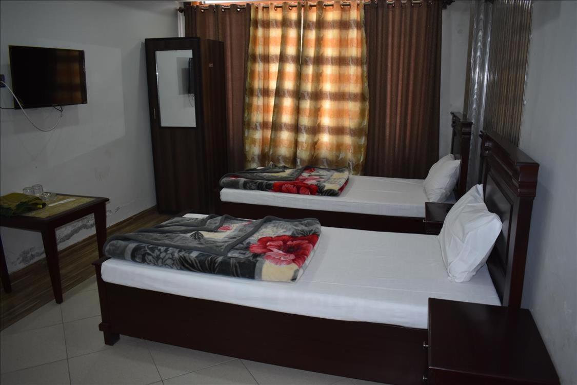 Hotel Kashmir Inn Равалпинди Екстериор снимка