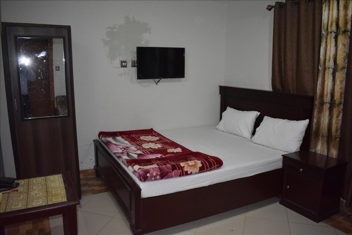Hotel Kashmir Inn Равалпинди Екстериор снимка
